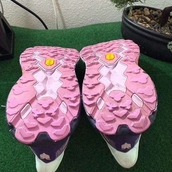 Hoka speedgoat 5 Women's Athletic Shoes in Mint and Purple - Picture 7 of 10